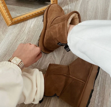 Load image into Gallery viewer, Emu Australia Womens  Sharky Mini Sheepskin Boot

