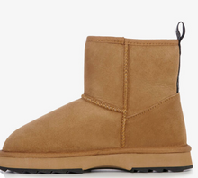 Load image into Gallery viewer, Emu Australia Womens  Sharky Mini Sheepskin Boot
