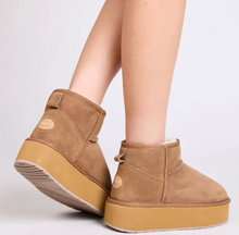 Load image into Gallery viewer, Emu Australia Womens  Stinger Micro Platform Sheepskin Boot
