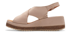 Load image into Gallery viewer, Clarks Women&#39;s Kassande Step Sandal

