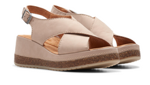 Load image into Gallery viewer, Clarks Women&#39;s Kassande Step Sandal
