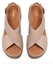 Load image into Gallery viewer, Clarks Women&#39;s Kassande Step Sandal
