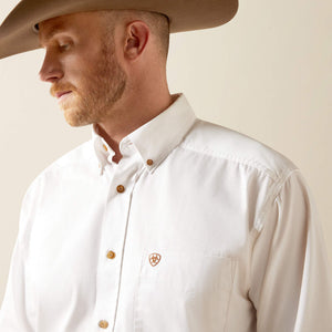 Ariat Mens Solid Twill Core Classic Long Sleeve  Button Down Dress Shirt