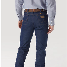 Load image into Gallery viewer, Wrangler Men&#39;s Cowboy Cut Rigid Slim Fit Jean Prewashed Indigo
